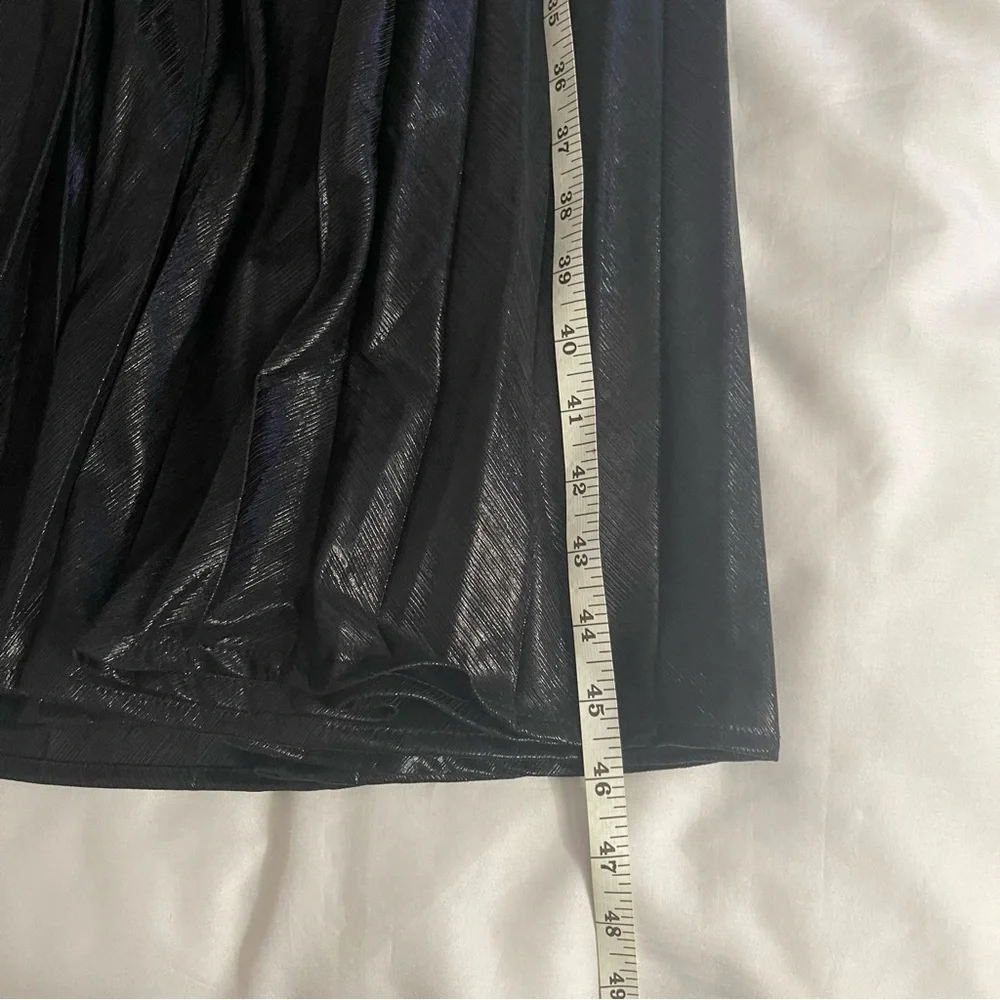 Metallic black pleated evening maxi skirt with high side slit - Picture 8 of 9